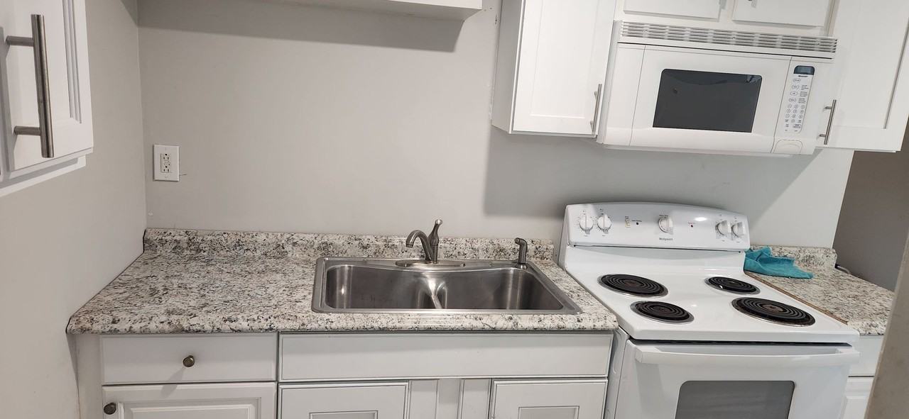552 Live Oak Ave - Photo 2 of 7