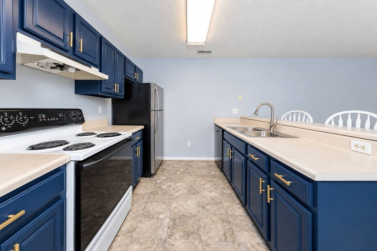 1404 Westgate Cir - Photo 7 of 17
