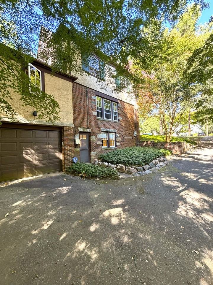 4520 Hawthorne St Nw ##Nw - Photo 3 of 23