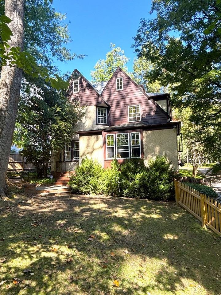 4520 Hawthorne St Nw ##Nw - Photo 4 of 23