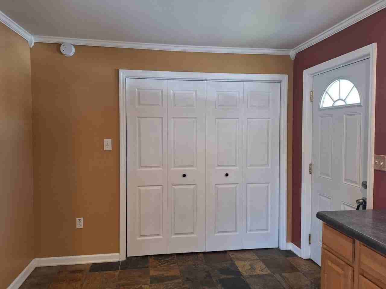 114 Gorgas Ln - Photo 4 of 32