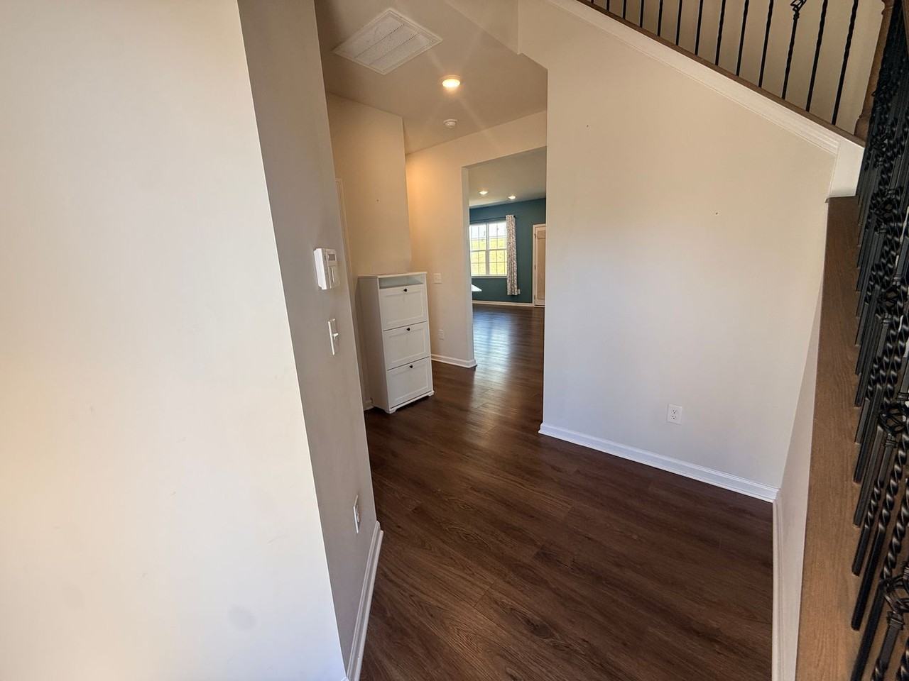 333 Kennerly Center Dr - Photo 4 of 50