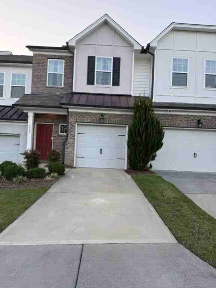 1006 Beyer Pl - Photo 6 of 34