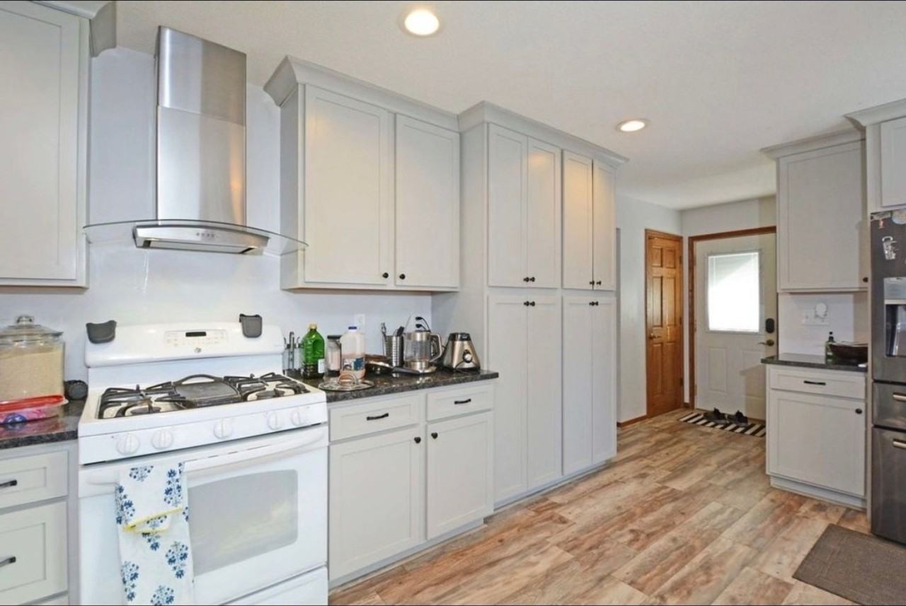 17742 Fairlawn Ave - Photo 4 of 30