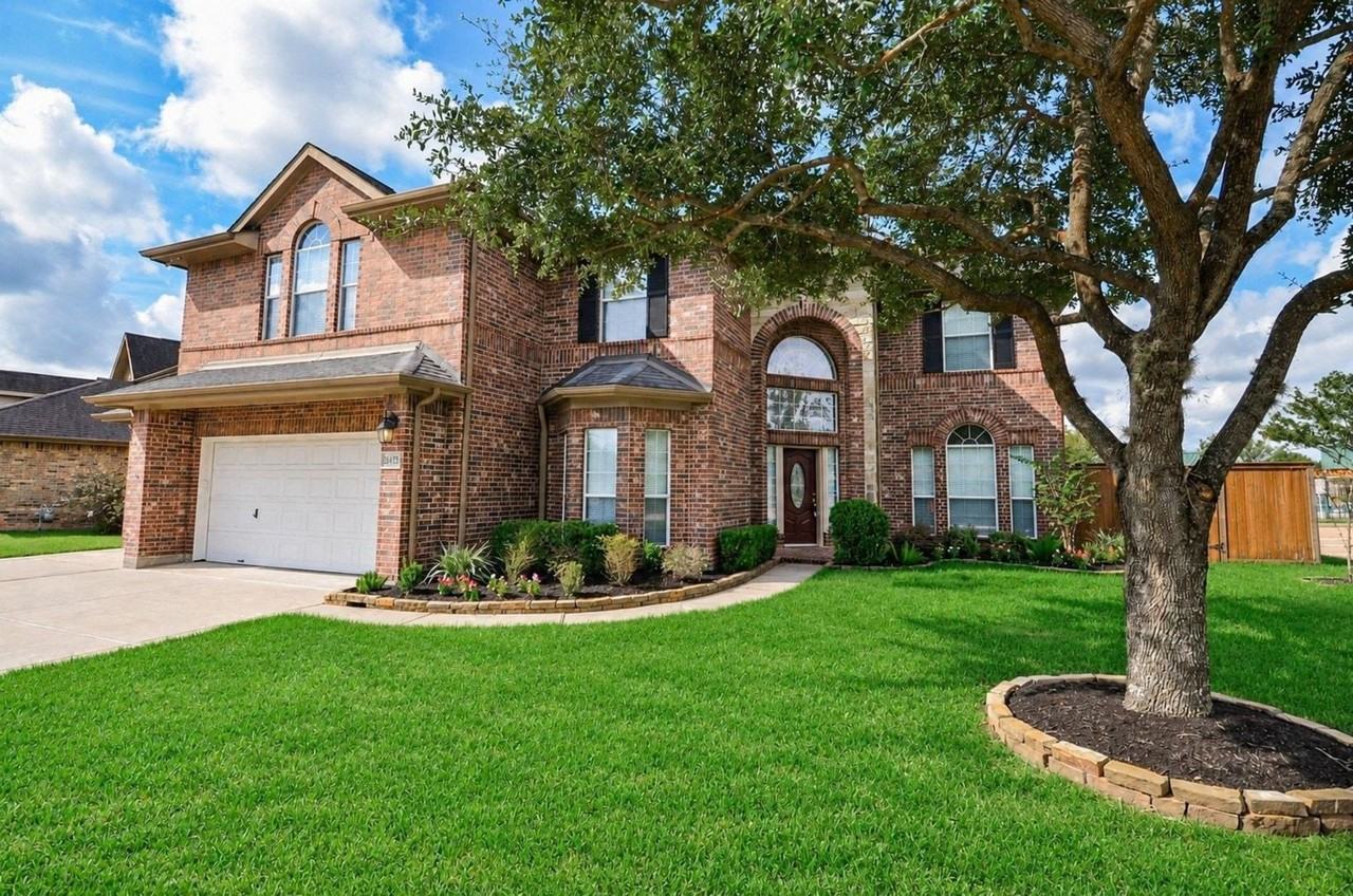 21415 Sierra Bend Dr - Photo 2 of 33
