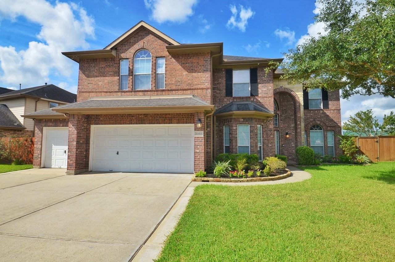21415 Sierra Bend Dr - Photo 4 of 33