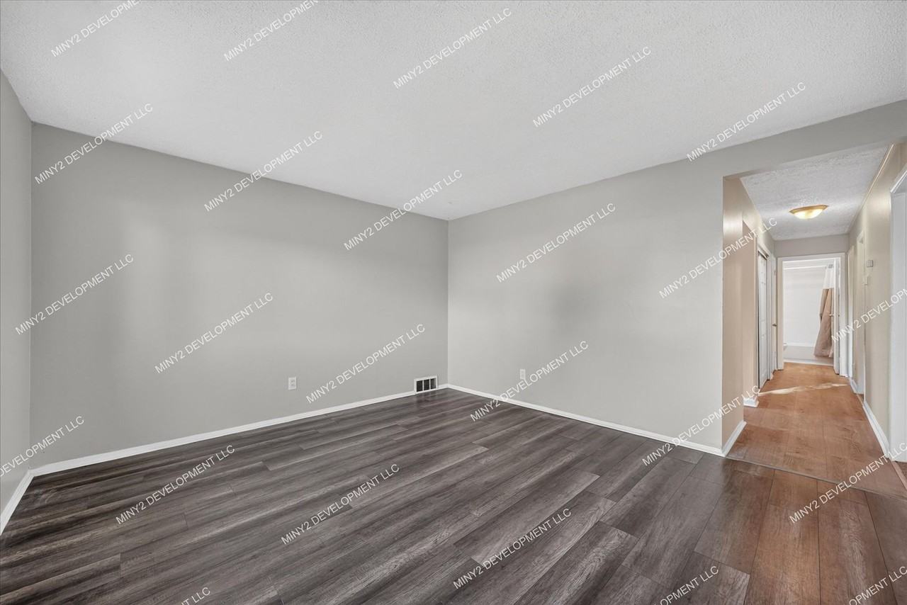 20758 Ehlert Ave - Photo 4 of 33