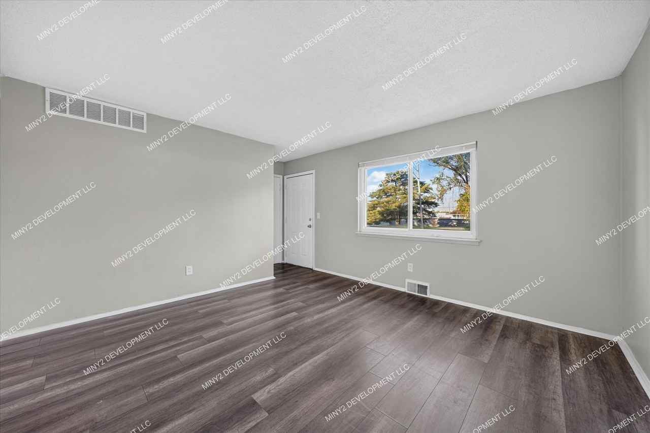 20758 Ehlert Ave - Photo 6 of 33