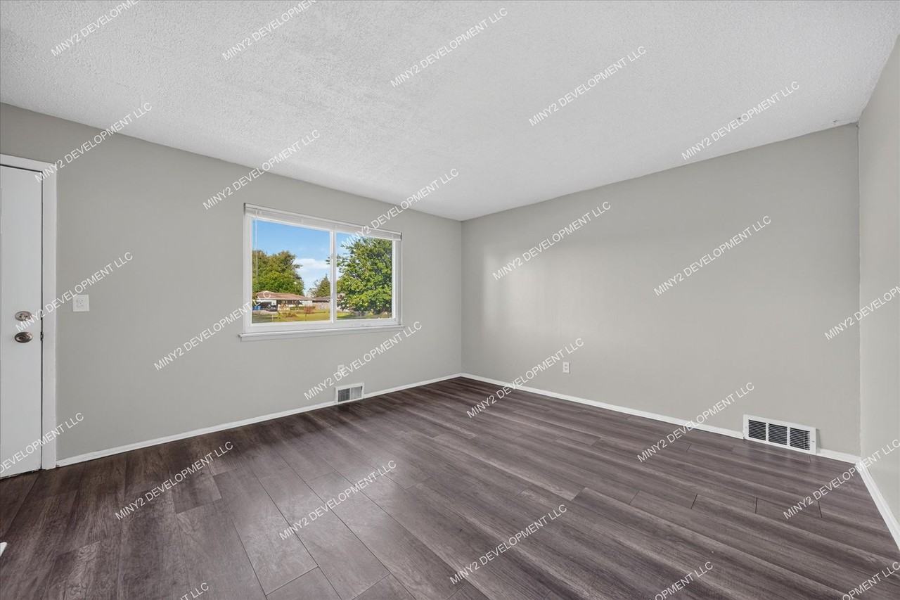 20758 Ehlert Ave - Photo 7 of 33