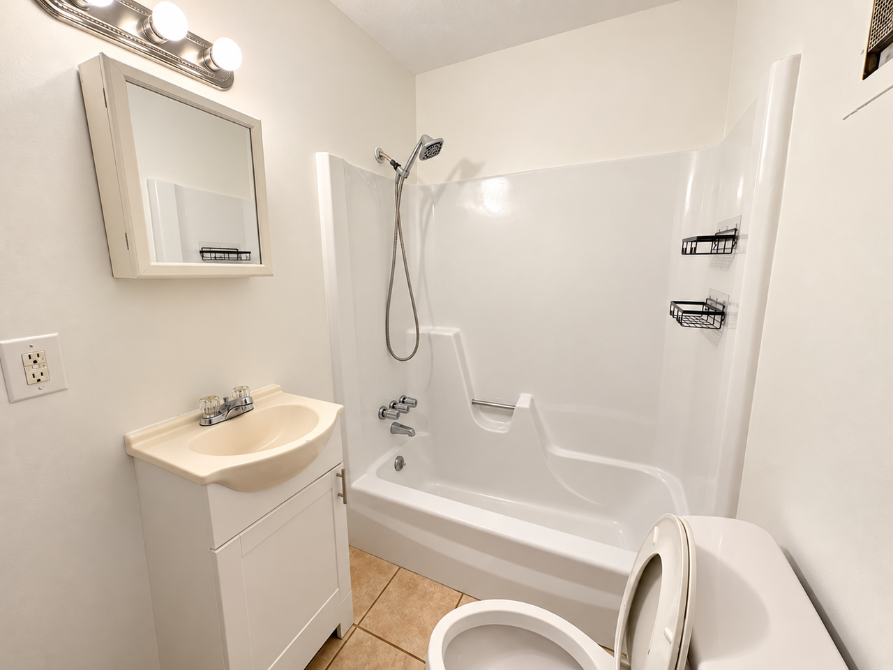 93 Montague Rd - Photo 5 of 6