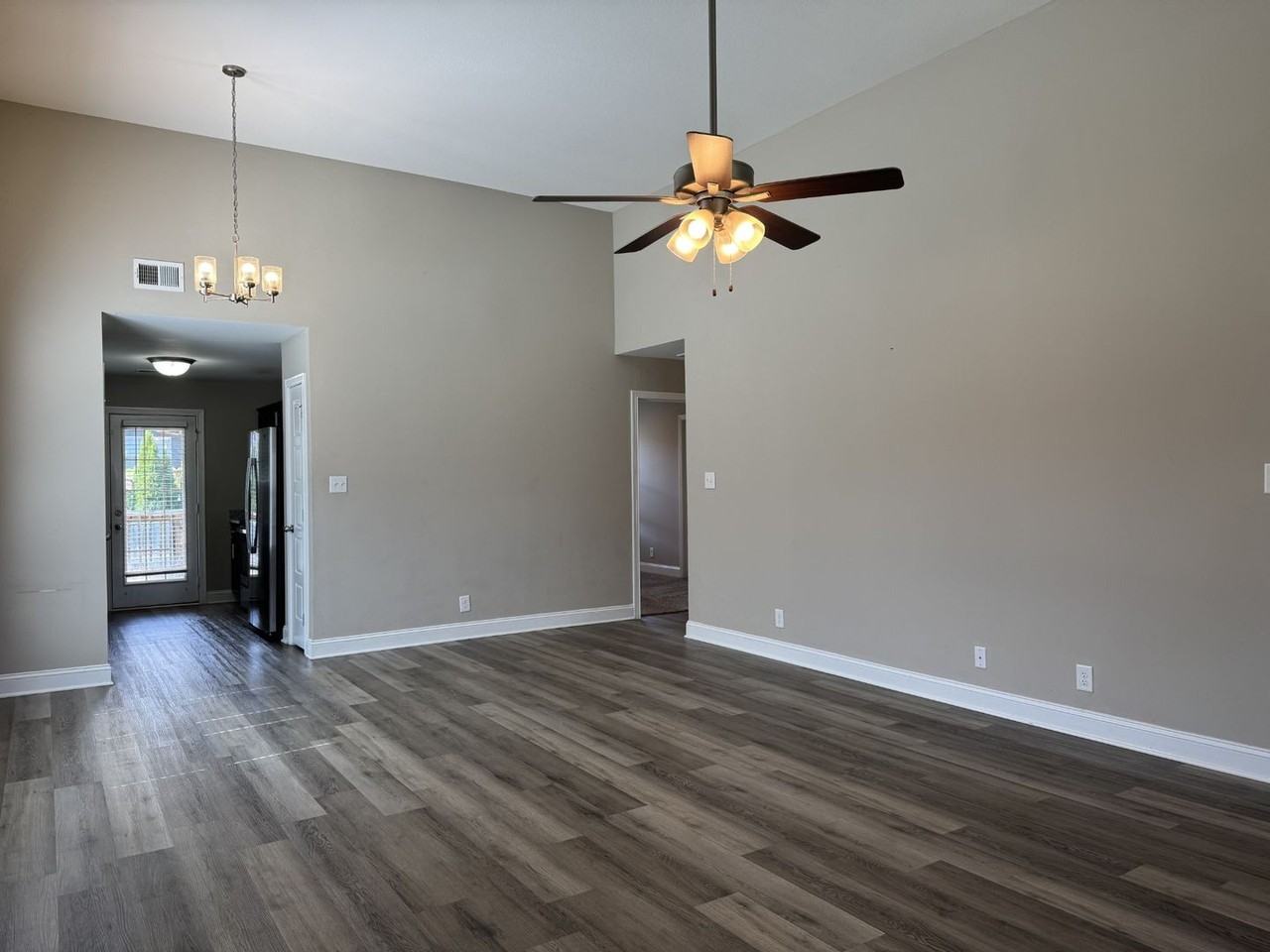 425 Irish Hills Dr - Photo 3 of 15