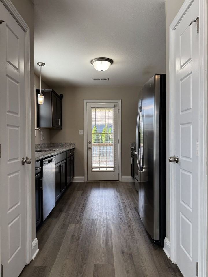 425 Irish Hills Dr - Photo 4 of 15