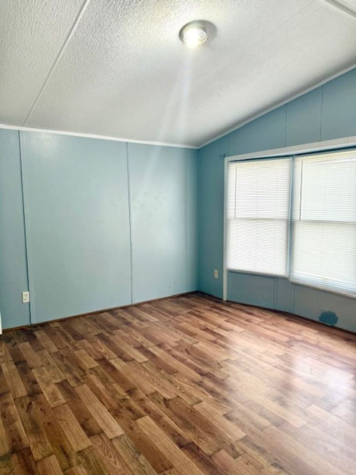 606 E Cypress - Photo 7 of 8