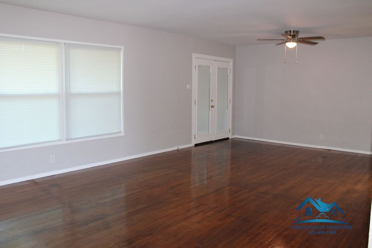 2651 Colorado Ave - Photo 2 of 14