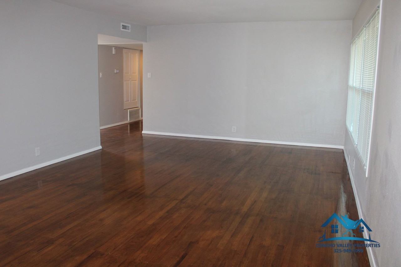2651 Colorado Ave - Photo 3 of 14
