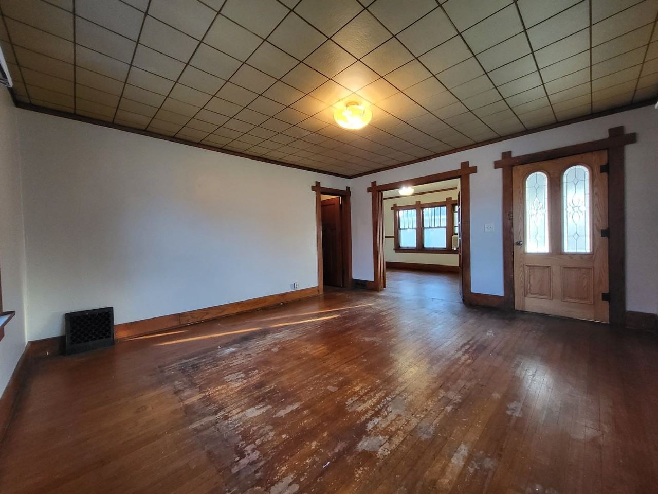 1615 Jefferson Ave - Photo 4 of 26