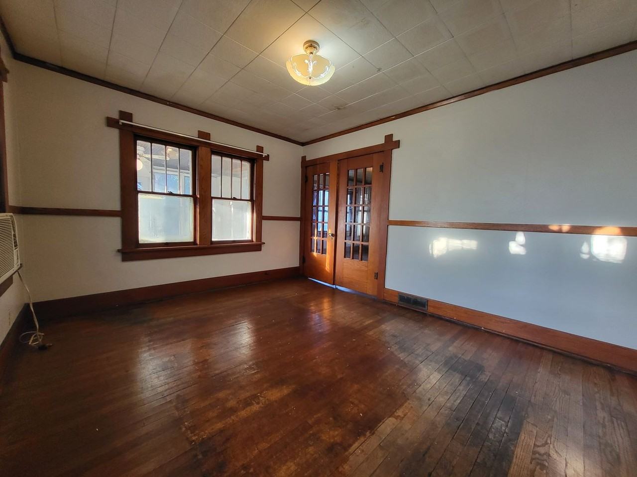 1615 Jefferson Ave - Photo 5 of 26