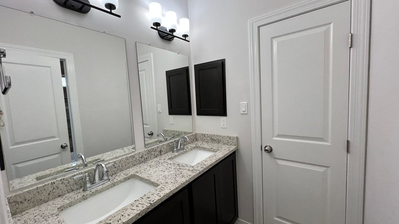 1107 Sky River St - Photo 5 of 20