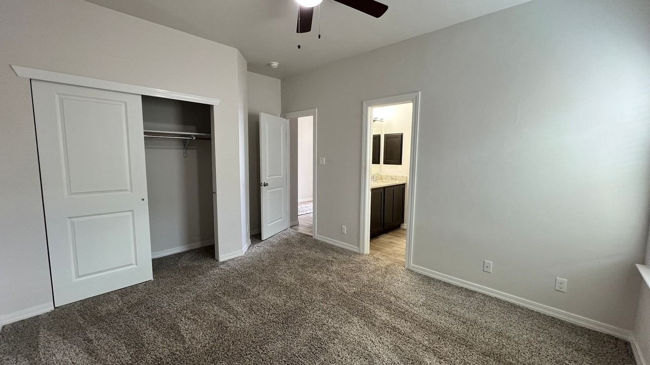 1107 Sky River St - Photo 7 of 20