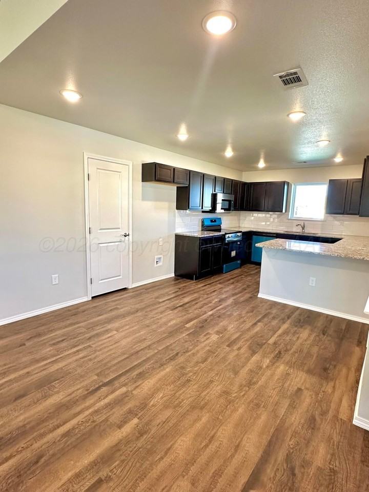 4403 Sunset St - Photo 5 of 19