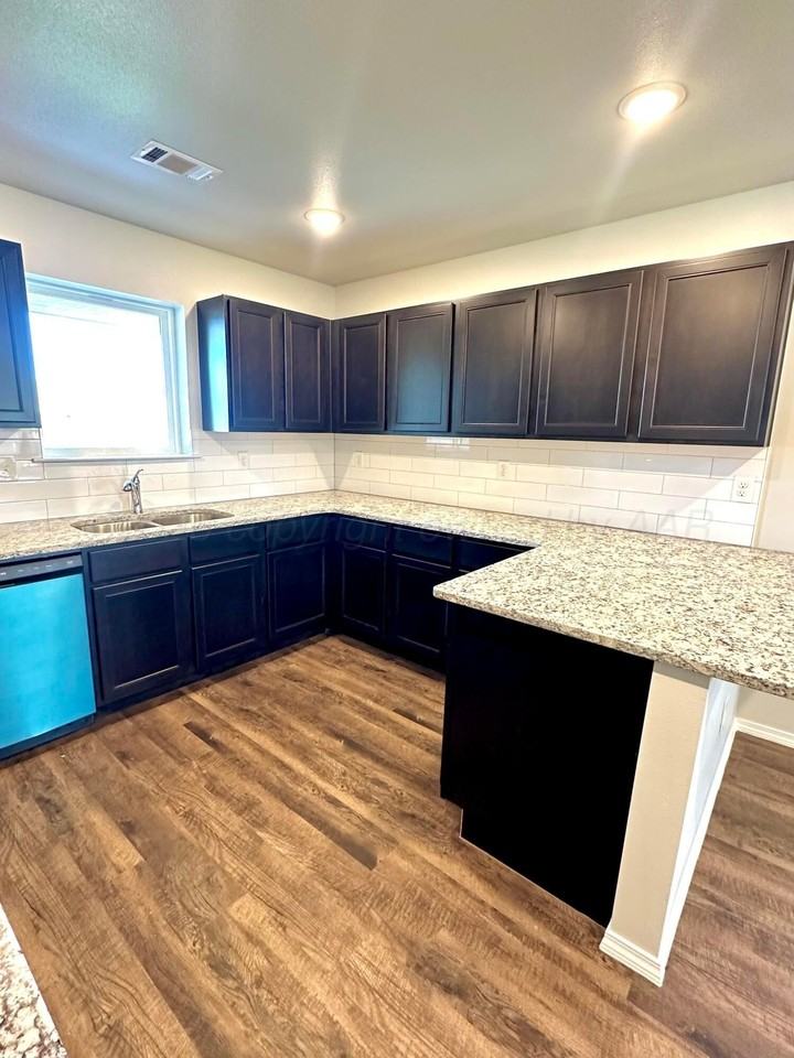 4403 Sunset St - Photo 7 of 19
