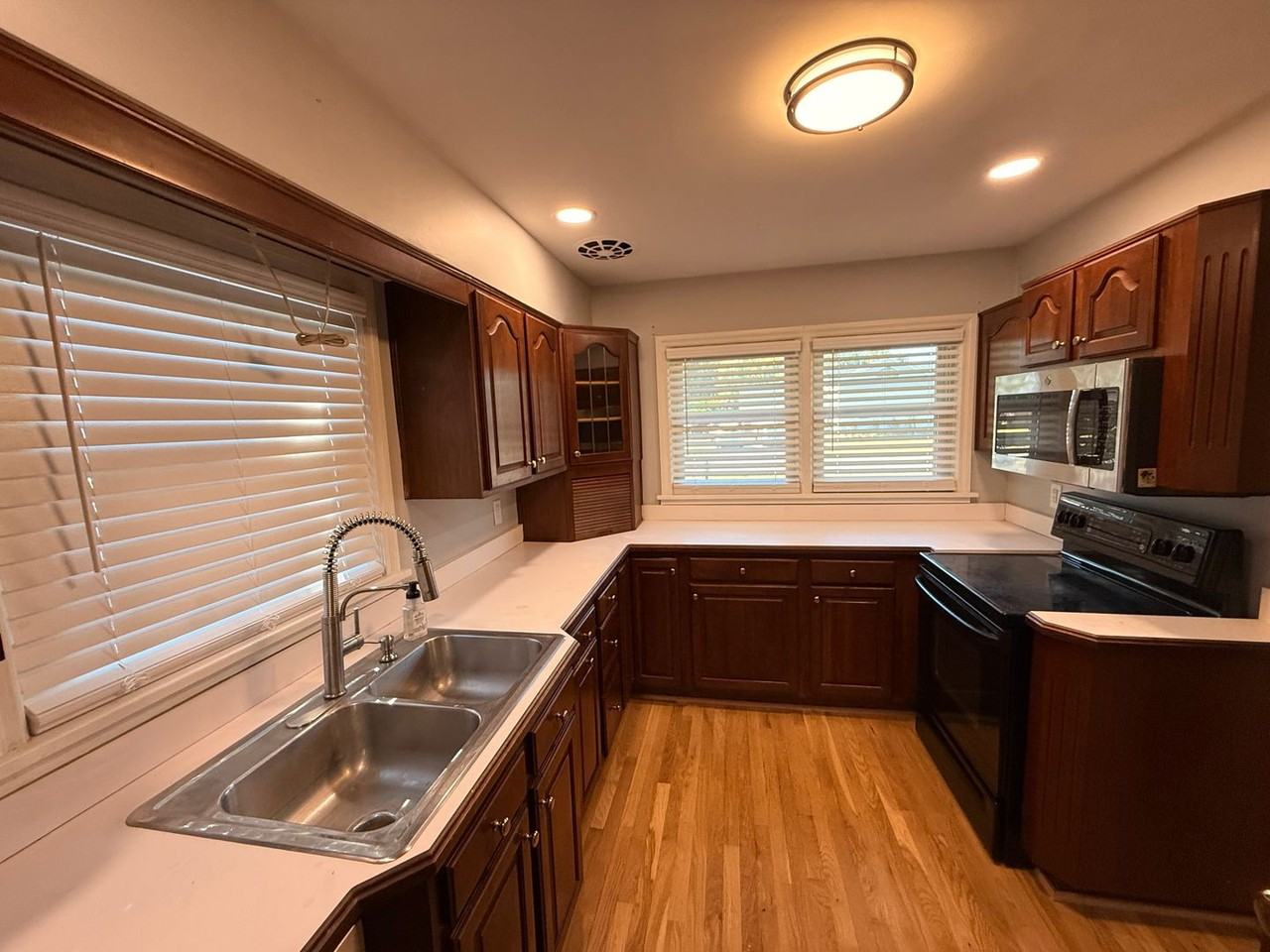 3703 Willmar Ave - Photo 3 of 13