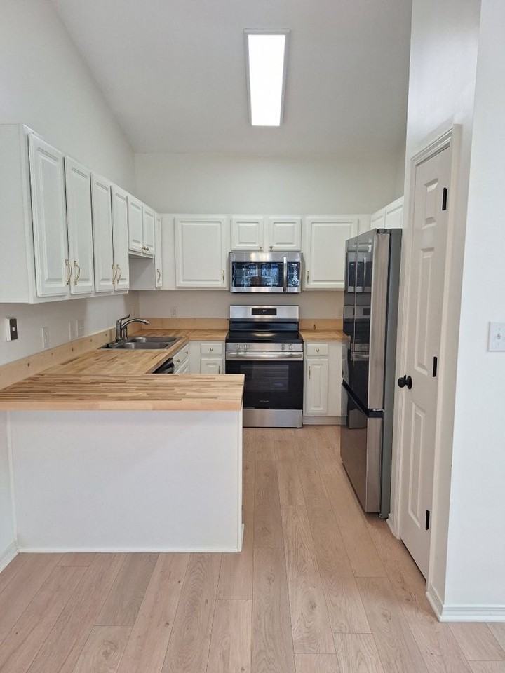 1720 Cape Brittany Way - Photo 5 of 29