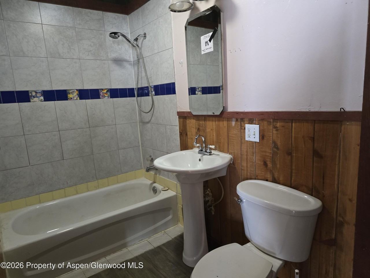 750 Rose St - Photo 3 of 10