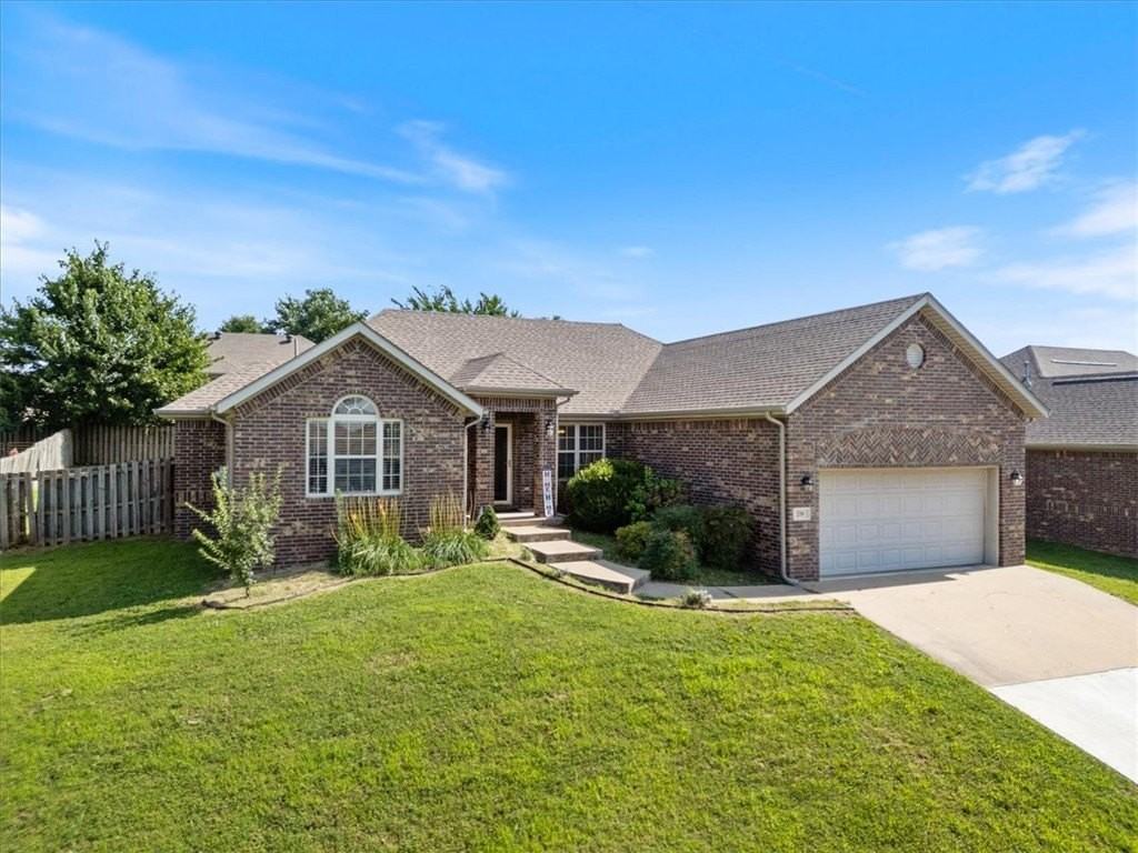 230 Coopers Way - Photo 3 of 31