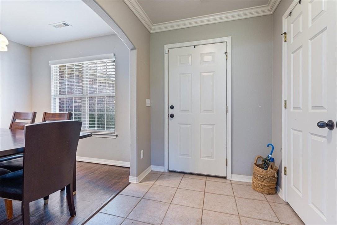 230 Coopers Way - Photo 5 of 31