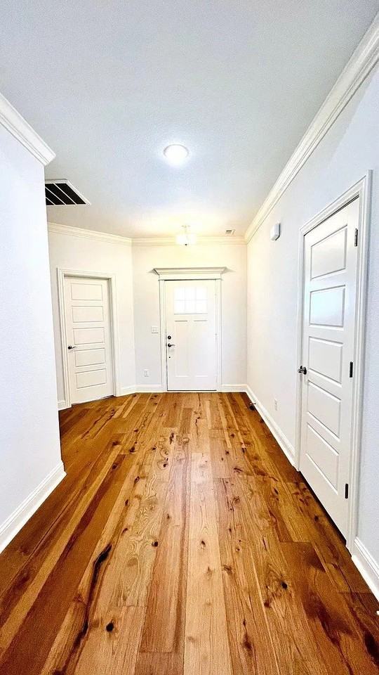 1320 Marjorie St - Photo 3 of 11