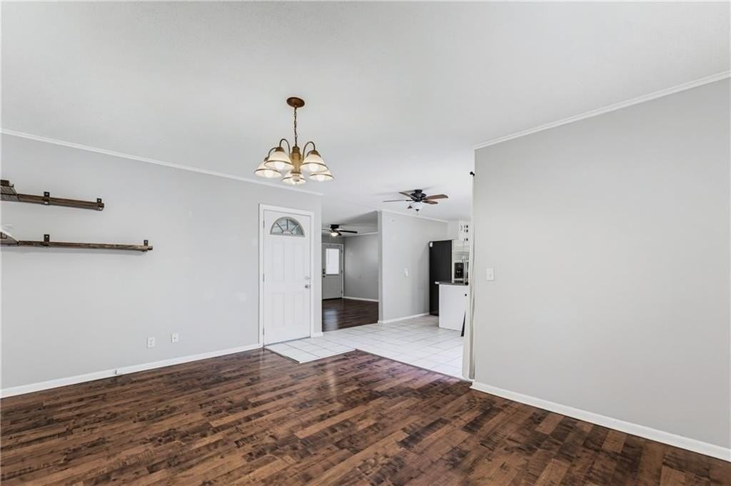 2324 W Holly St - Photo 5 of 21