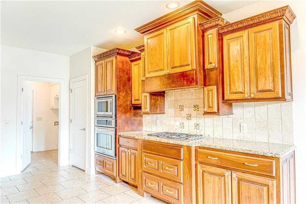 806 Sw Caprington St - Photo 2 of 20