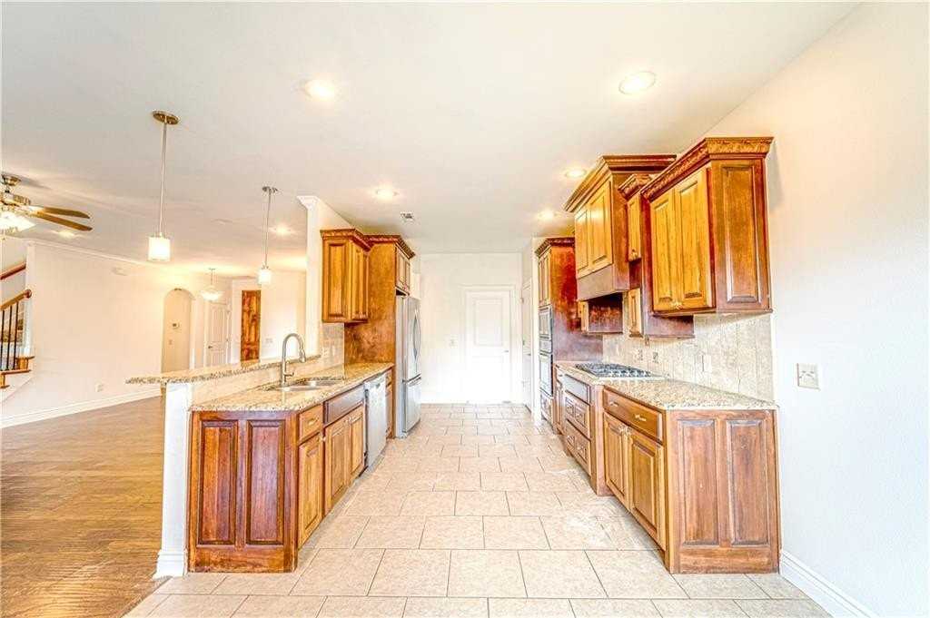 806 Sw Caprington St - Photo 7 of 20