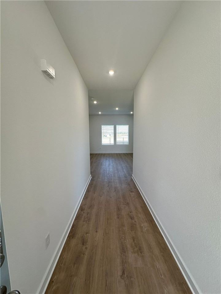 400 Ratliff Ave - Photo 3 of 19