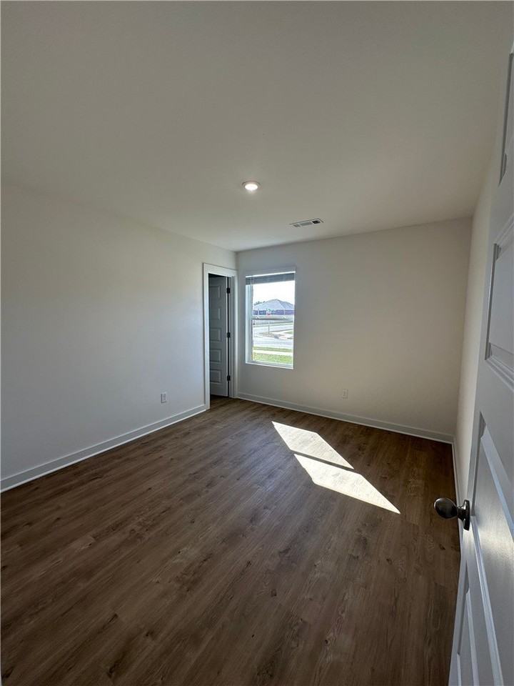 400 Ratliff Ave - Photo 5 of 19