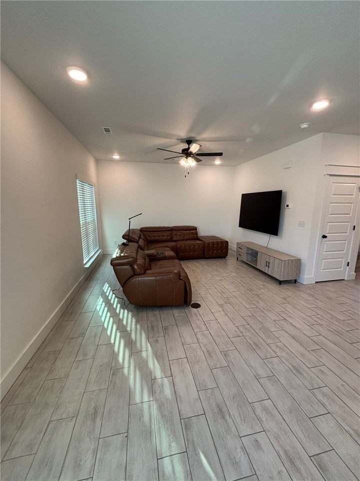 2161 Bluebonnet Ln - Photo 2 of 28