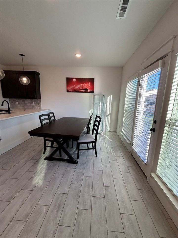 2161 Bluebonnet Ln - Photo 4 of 28