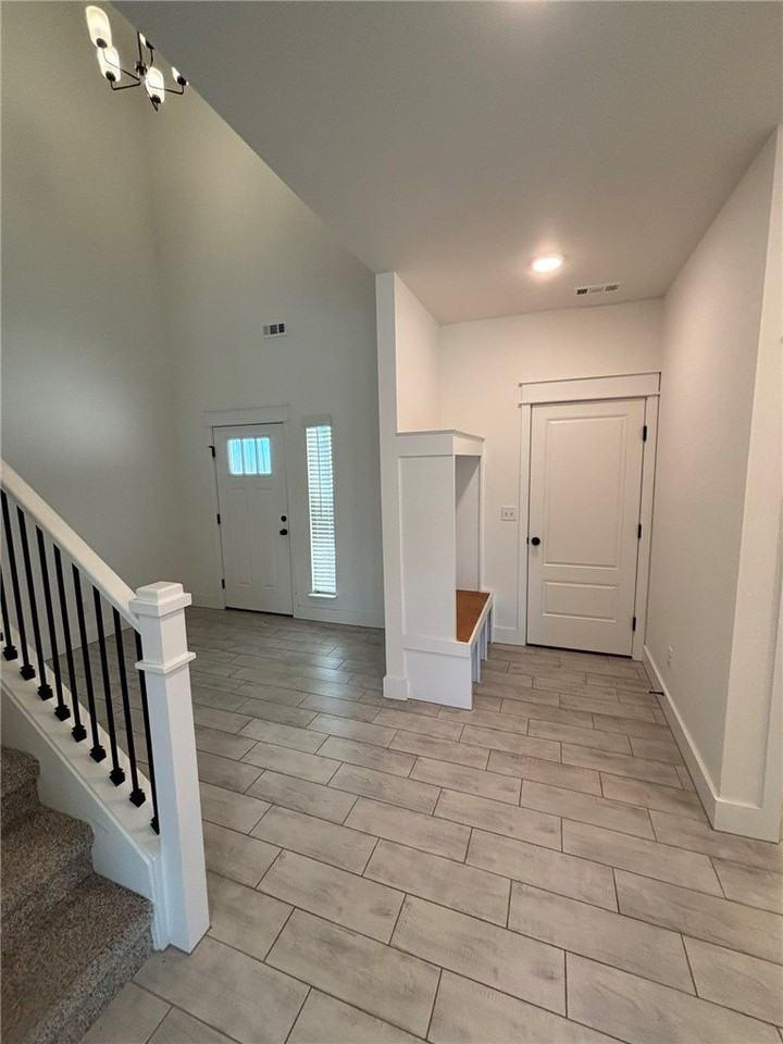 2161 Bluebonnet Ln - Photo 7 of 28