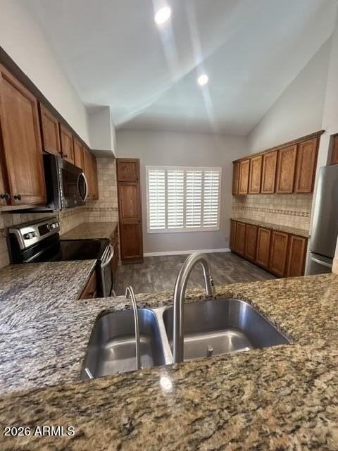 1220 E Silverwood Dr - Photo 4 of 13