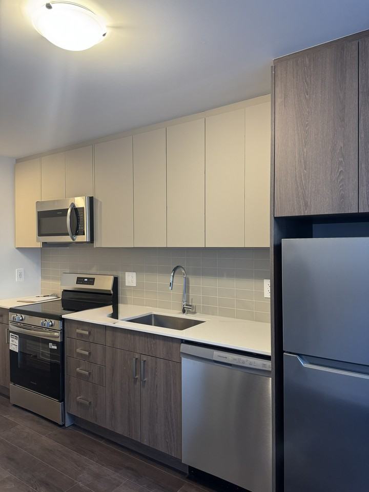 386 Lawrence Heights Way - Photo 2 of 6