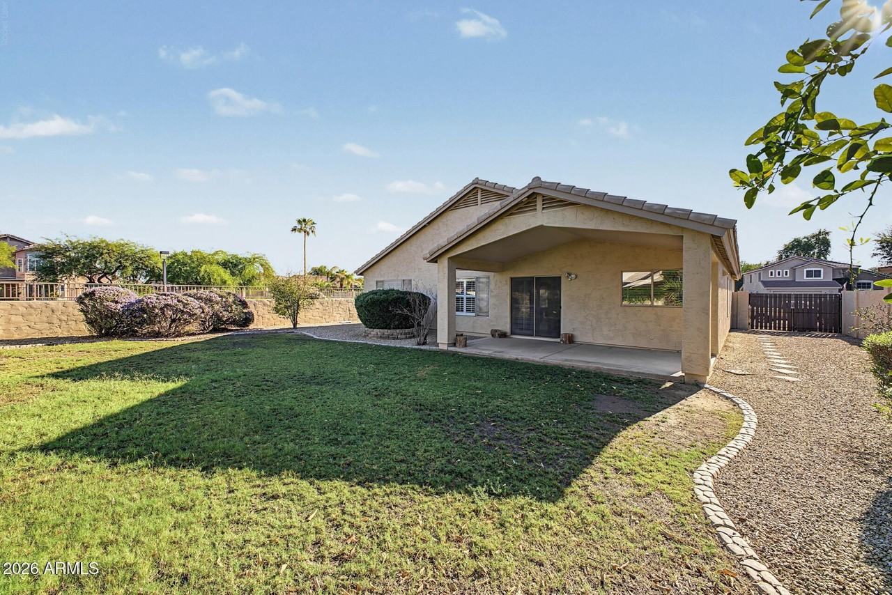 2742 S Camellia Ct - Photo 4 of 30