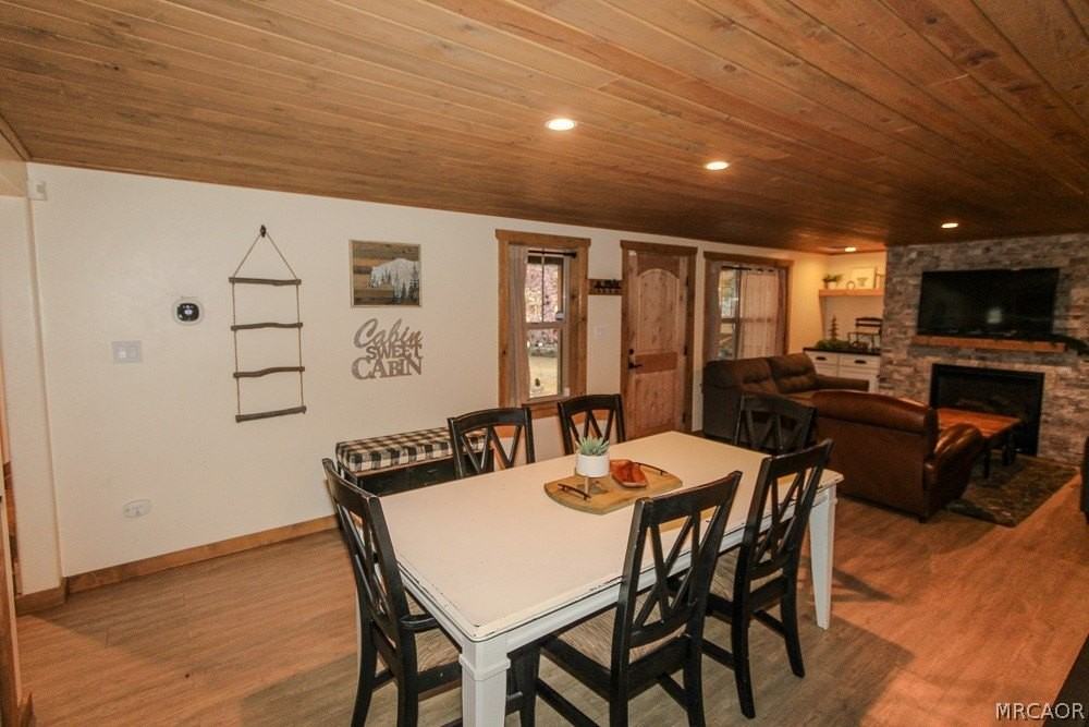 42655 Peregrine Ave - Photo 3 of 30