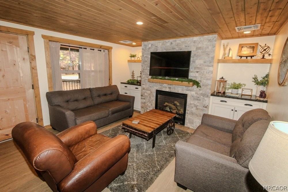42655 Peregrine Ave - Photo 7 of 30