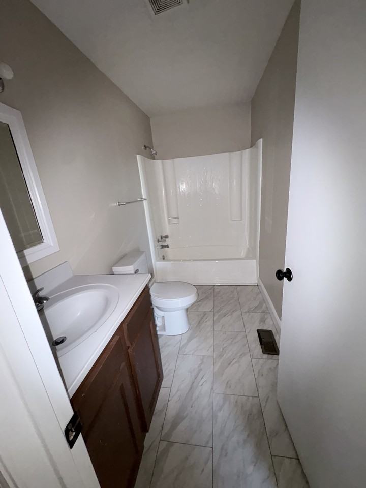 111 Ash Ct #1 - Photo 7 of 9