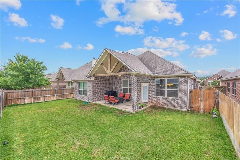 4273 Rocky Rhodes Dr - Photo 4 of 28
