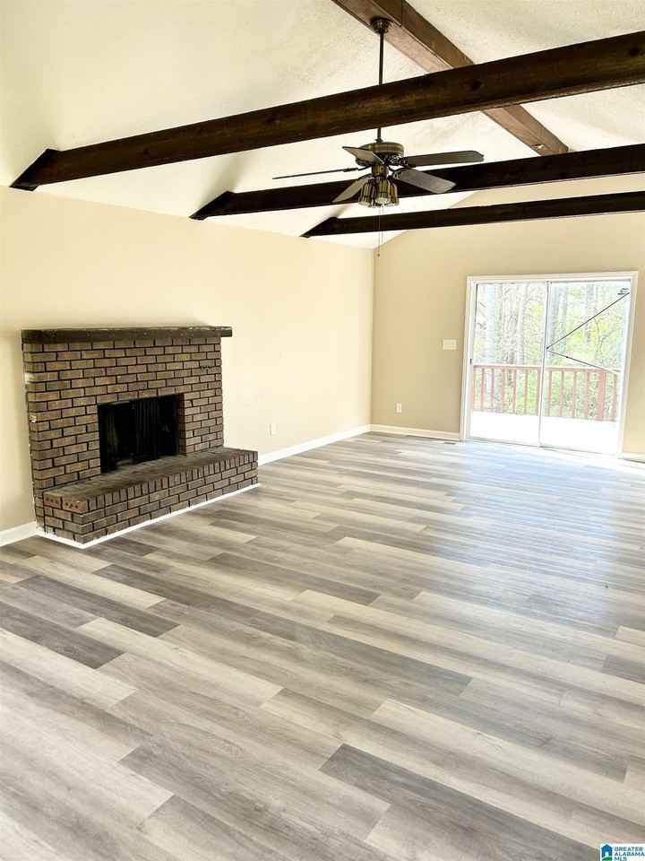 345 18th Ave Ne - Photo 3 of 30