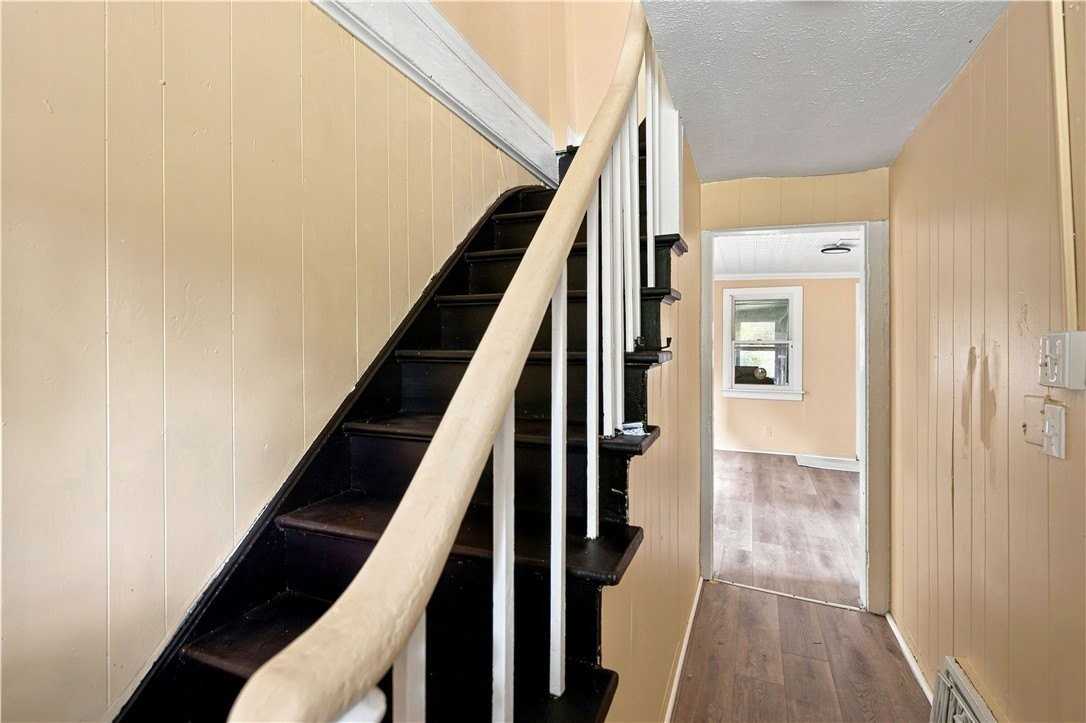 143 York St - Photo 4 of 21