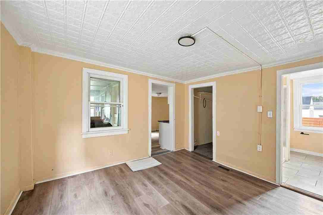 143 York St - Photo 5 of 21