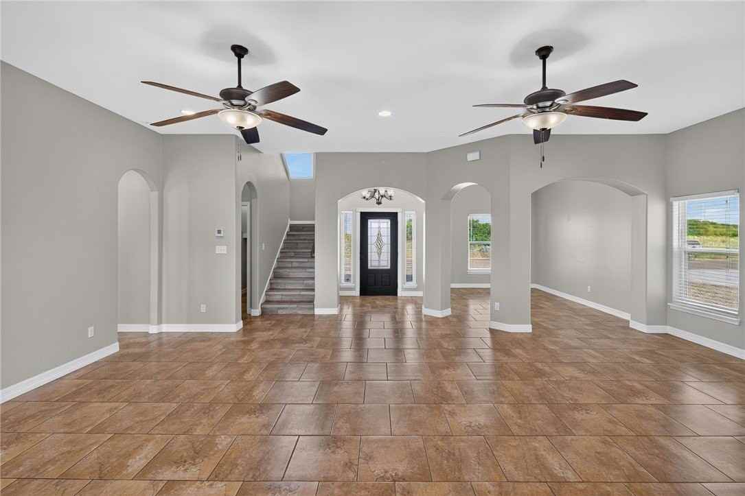 14802 Aquarius St - Photo 3 of 44